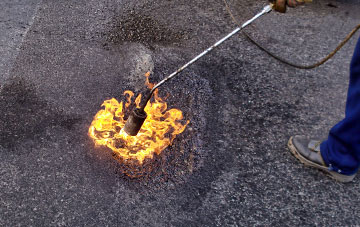 Swining flat roofing repairs